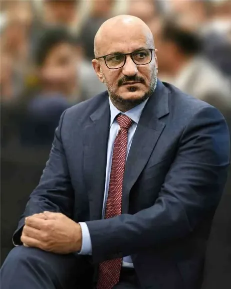 طارق صالح يتبرع بمليار ريال لجرحى القوات المسلحة والمقاومة في مأرب